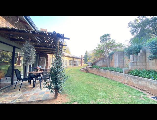 7 BEDROOM FREEHOLD FOR SALE IN SIGNAL HILL